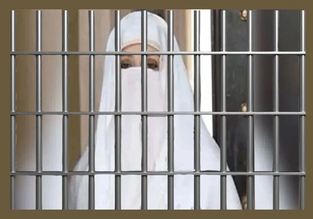 Bushra-Bibi-imran-khan-wife
